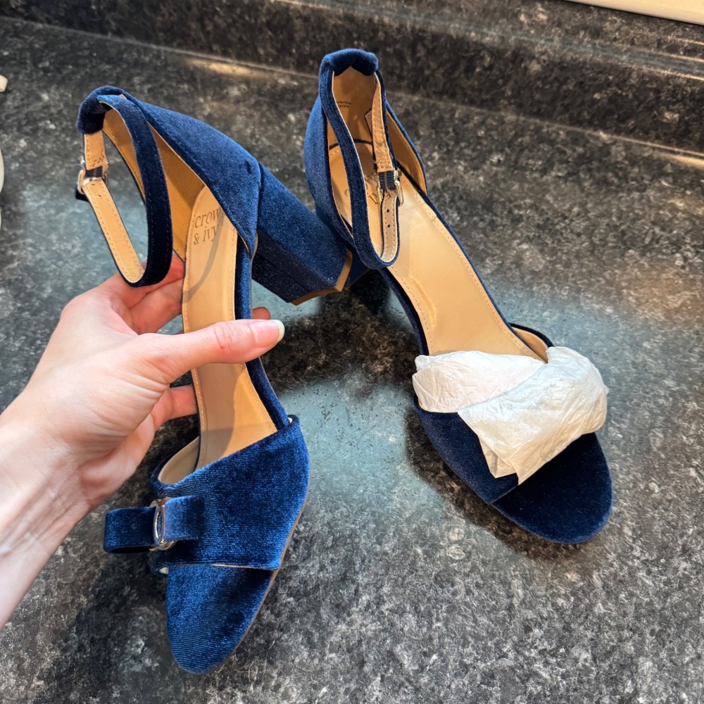 Crown & Ivy Ivy Navy Blue Velvet Block Heel Sandals Ankle Strap Gold Buckle 8.5 - Picture 6 of 8